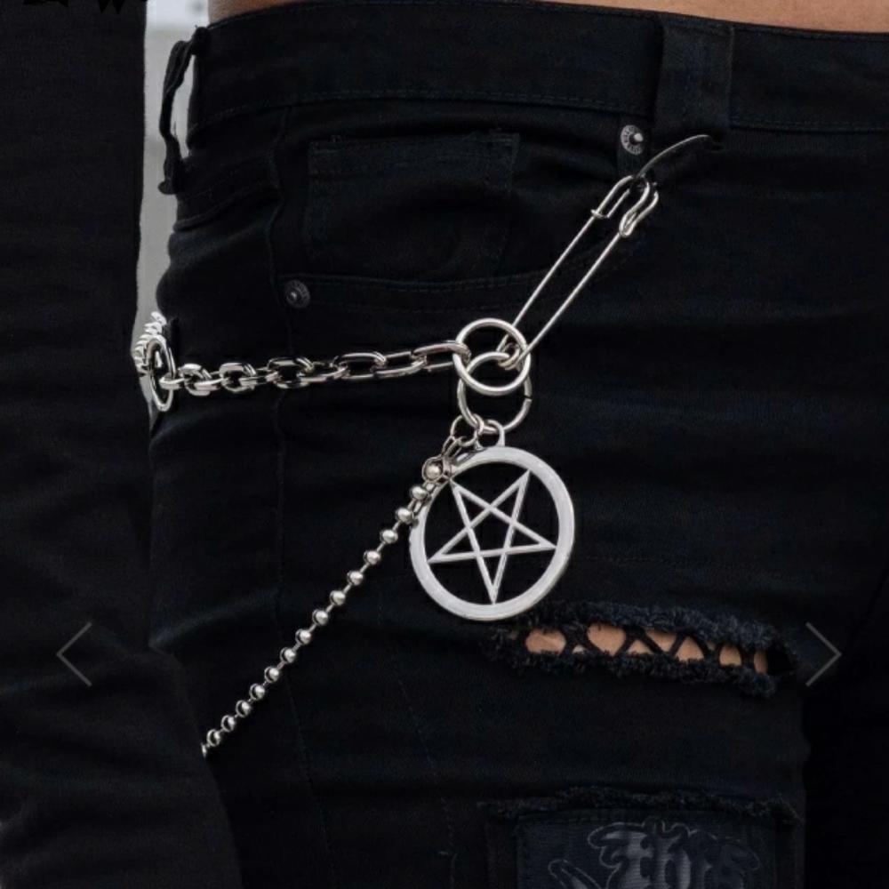 NWT!🕷 Killstar - Pentagram Key - Chain